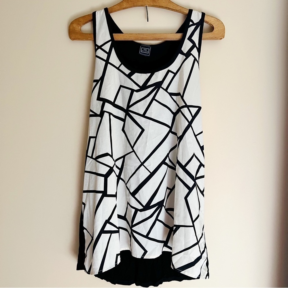 THX Thanx Collection White Abstract Pattern Tank Top